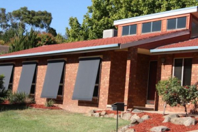 HENDERSONS HOUSES - Emu Place, Wagga Wagga
